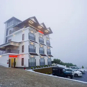 Hazy Heights 360 , Munnar India