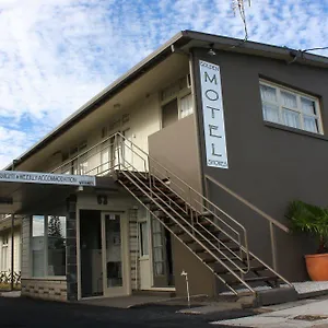 Motel Golden Shores, Bilinga